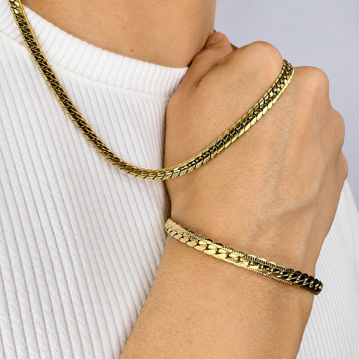 Combo Grabada Mukura (Cadena + Pulsera) Oro Laminado 18K