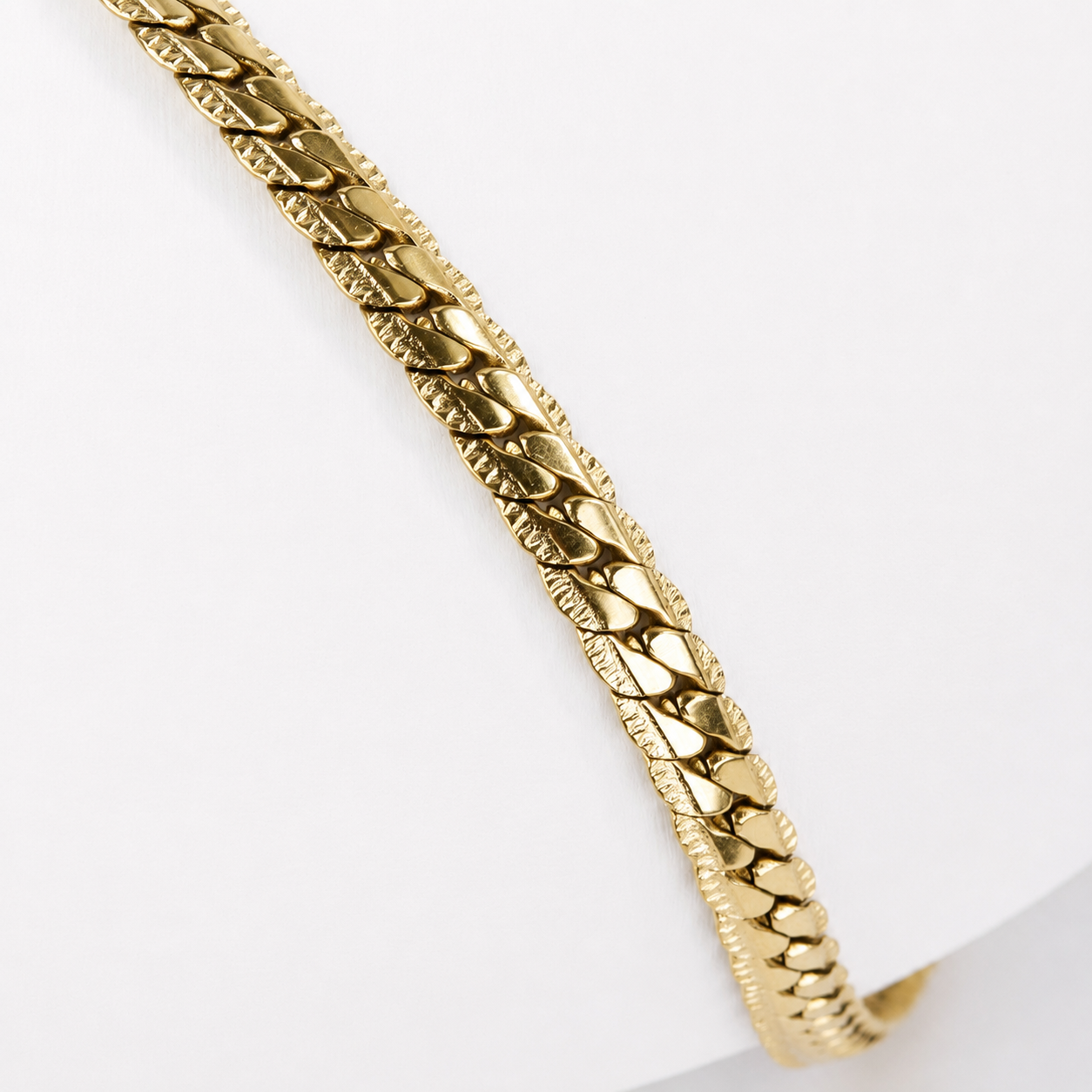 Combo Grabada Mukura (Cadena + Pulsera) Oro Laminado 18K Mujer