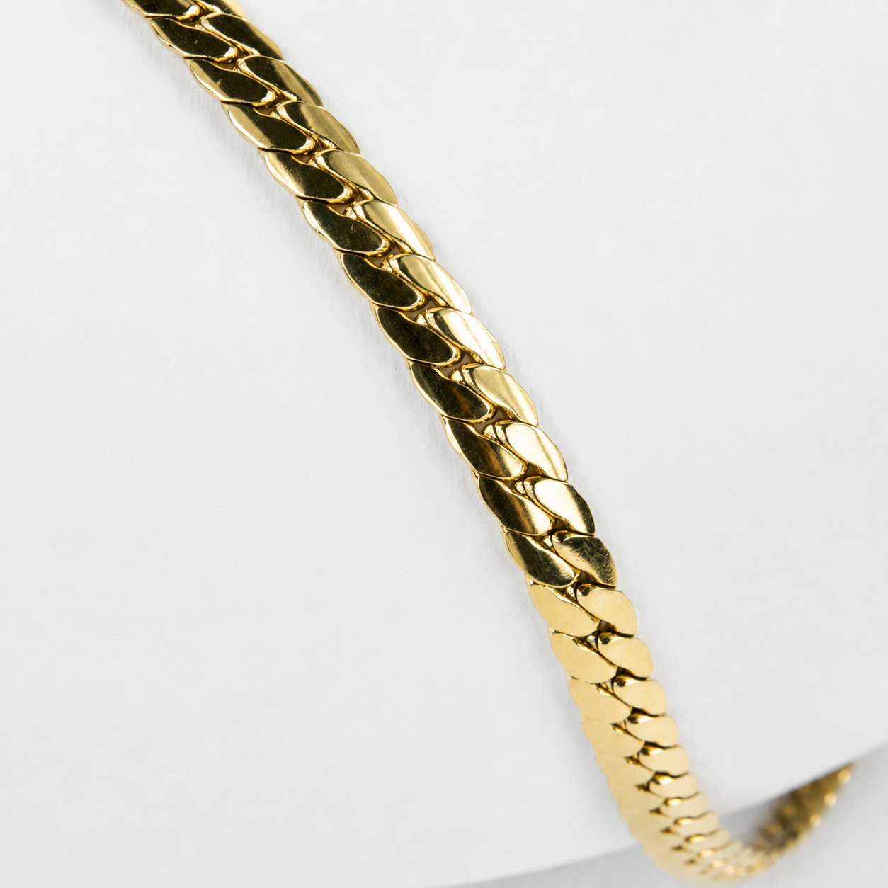 Cadena Serpiente Mukura Oro Laminado 18K