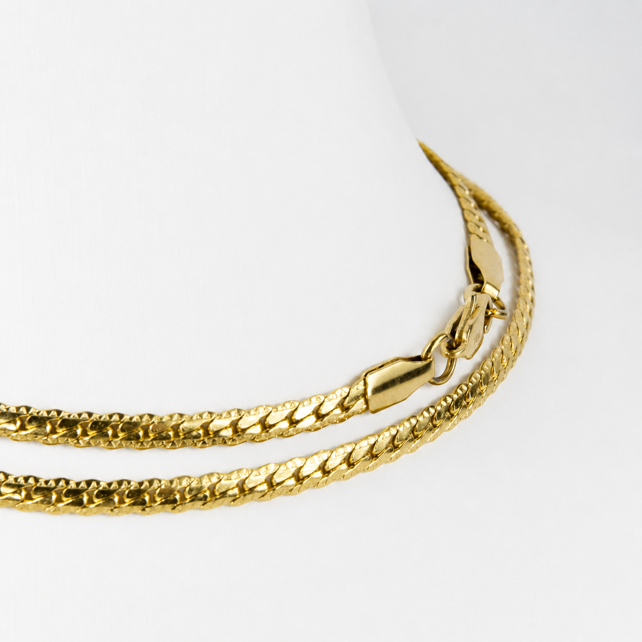 Cadena Grabada Mukura Oro Laminado 18K Mujer