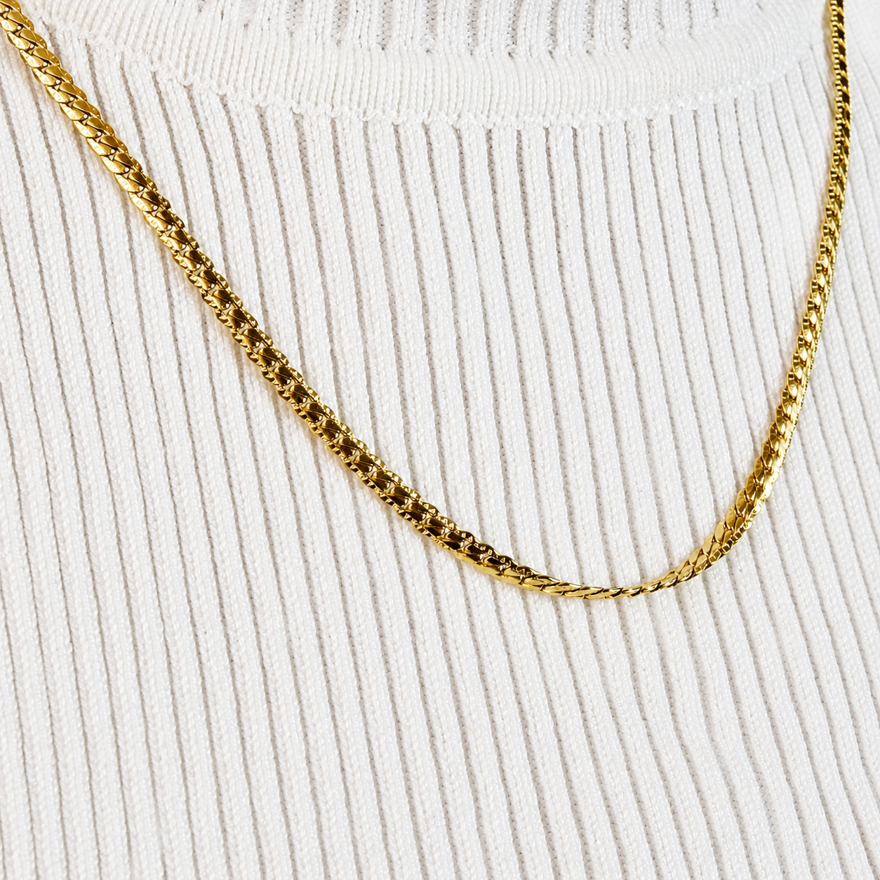 Cadena Grabada Mukura Oro Laminado 18K Mujer