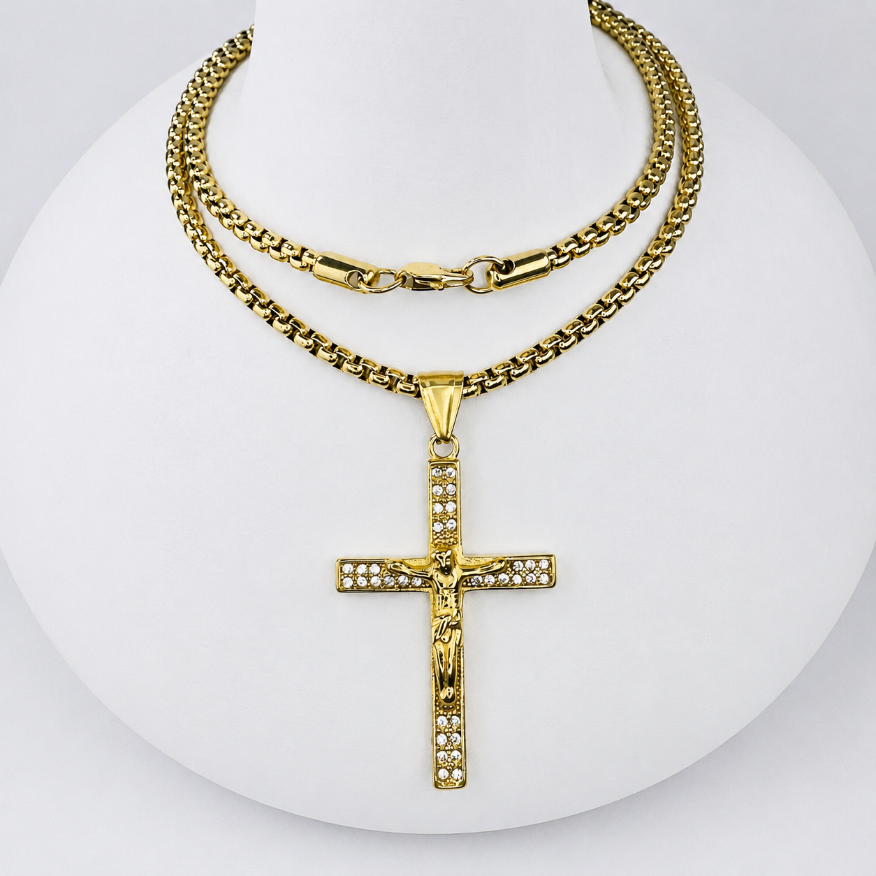 Combo Cadena Veneciana + Dije Cristo Piedras Mukura Oro Laminado 18K