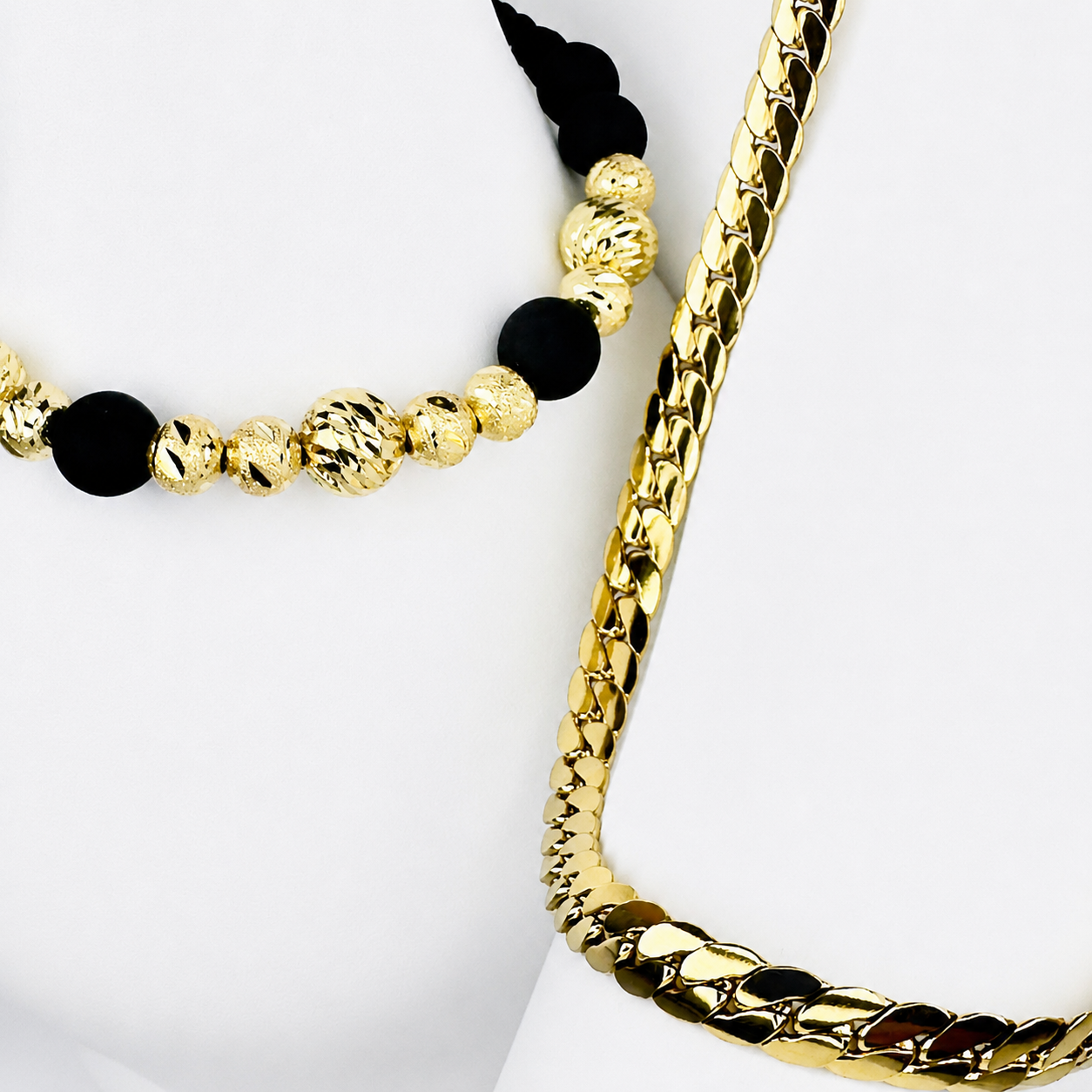 Conjunto Aqüe Mukura (Cadena + Manilla) Oro Laminado 18K