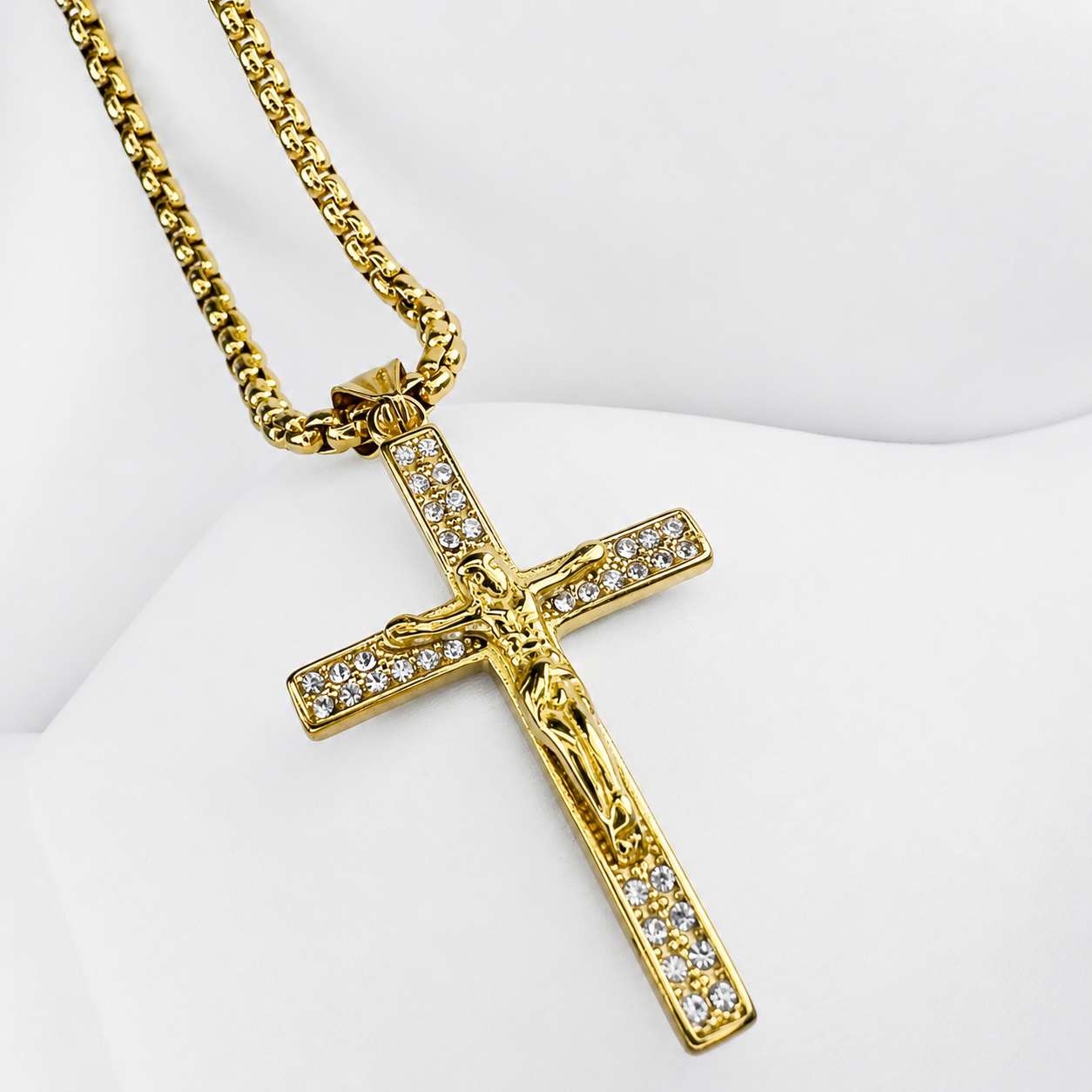 Combo Cadena Veneciana + Dije Cristo Piedras Mukura Oro Laminado 18K