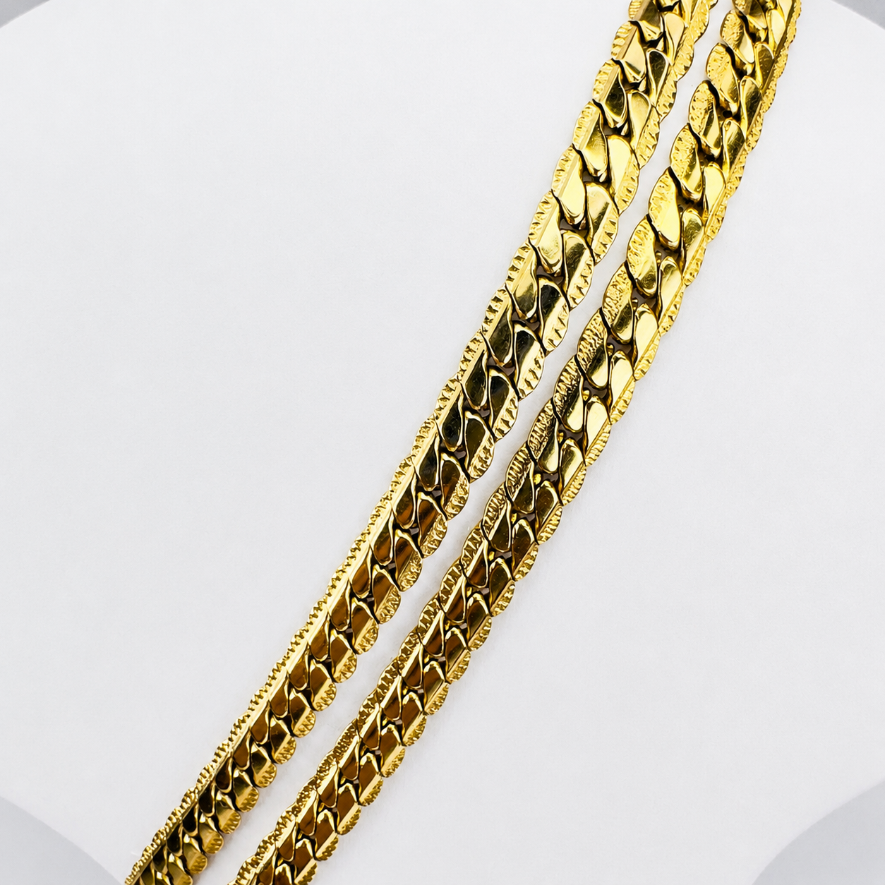 Combo Grabada Mukura (Cadena + Pulsera) Oro Laminado 18K