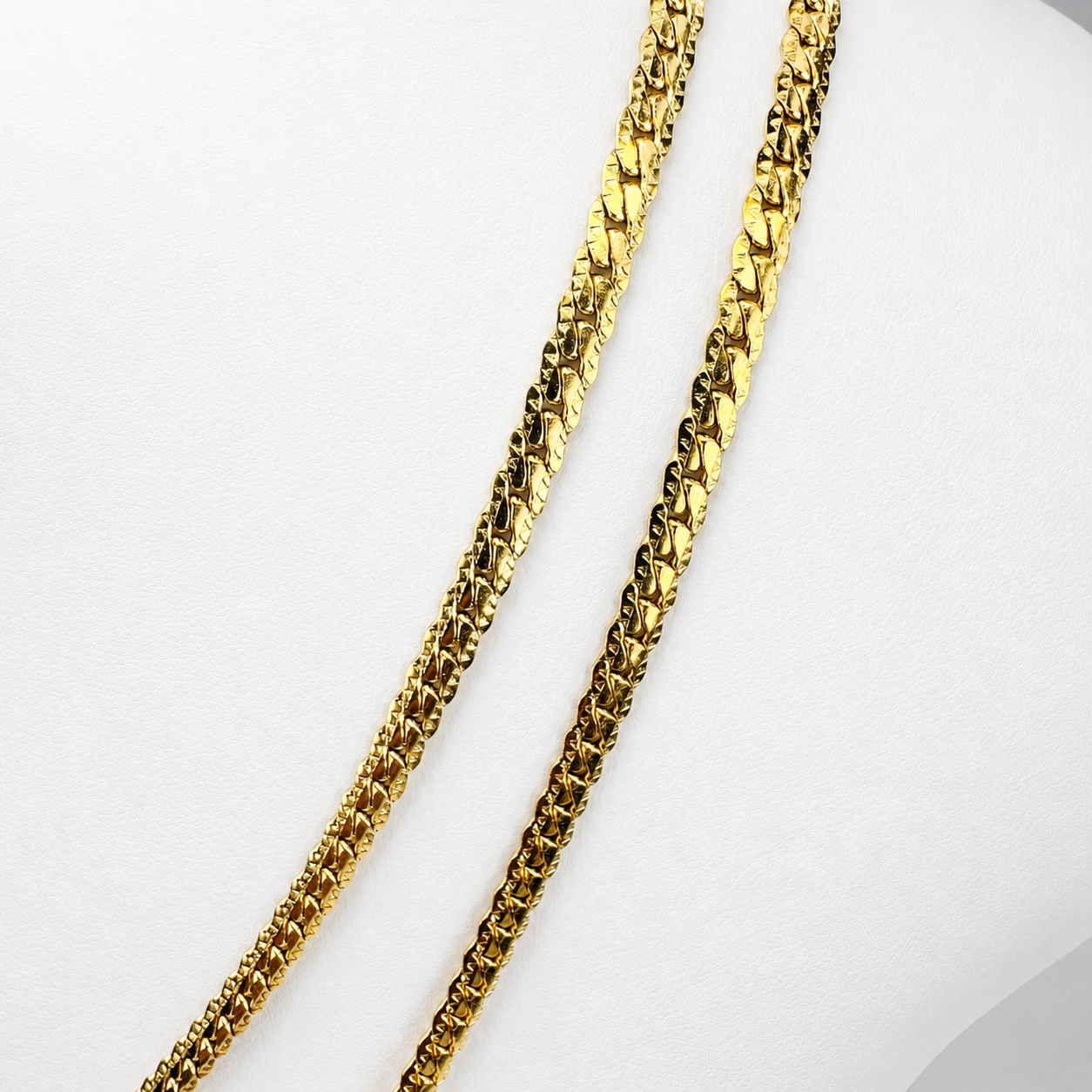 Combo Grabada Mukura (Cadena + Pulsera) Oro Laminado 18K Mujer