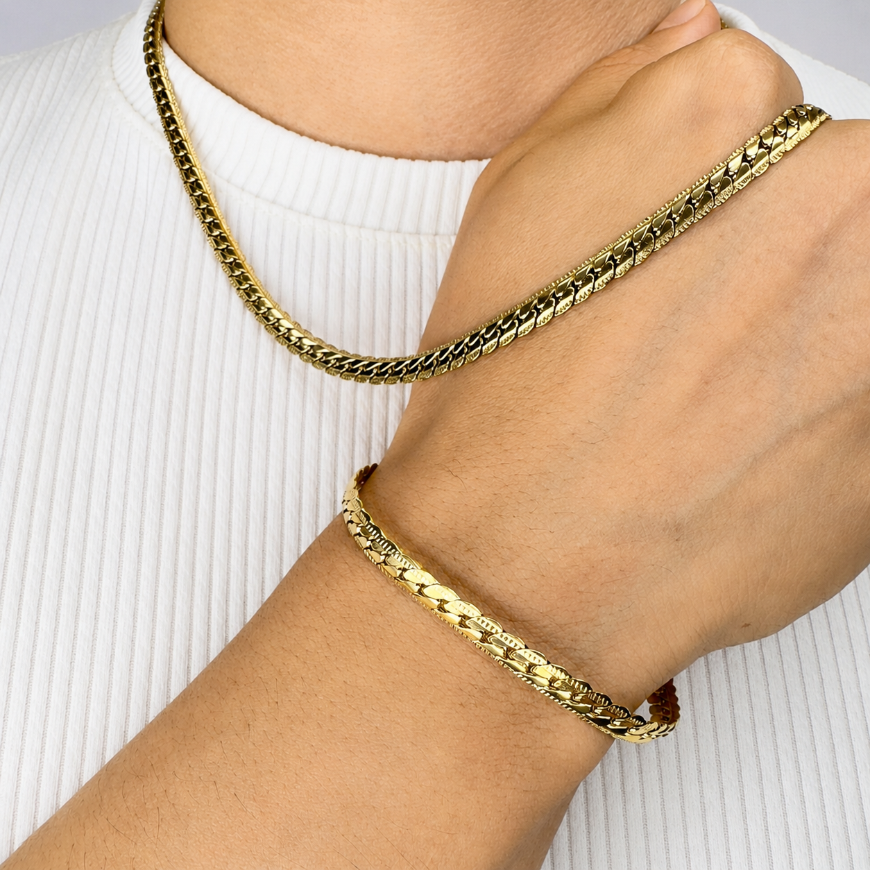 Combo Grabada Mukura (Cadena + Pulsera) Oro Laminado 18K