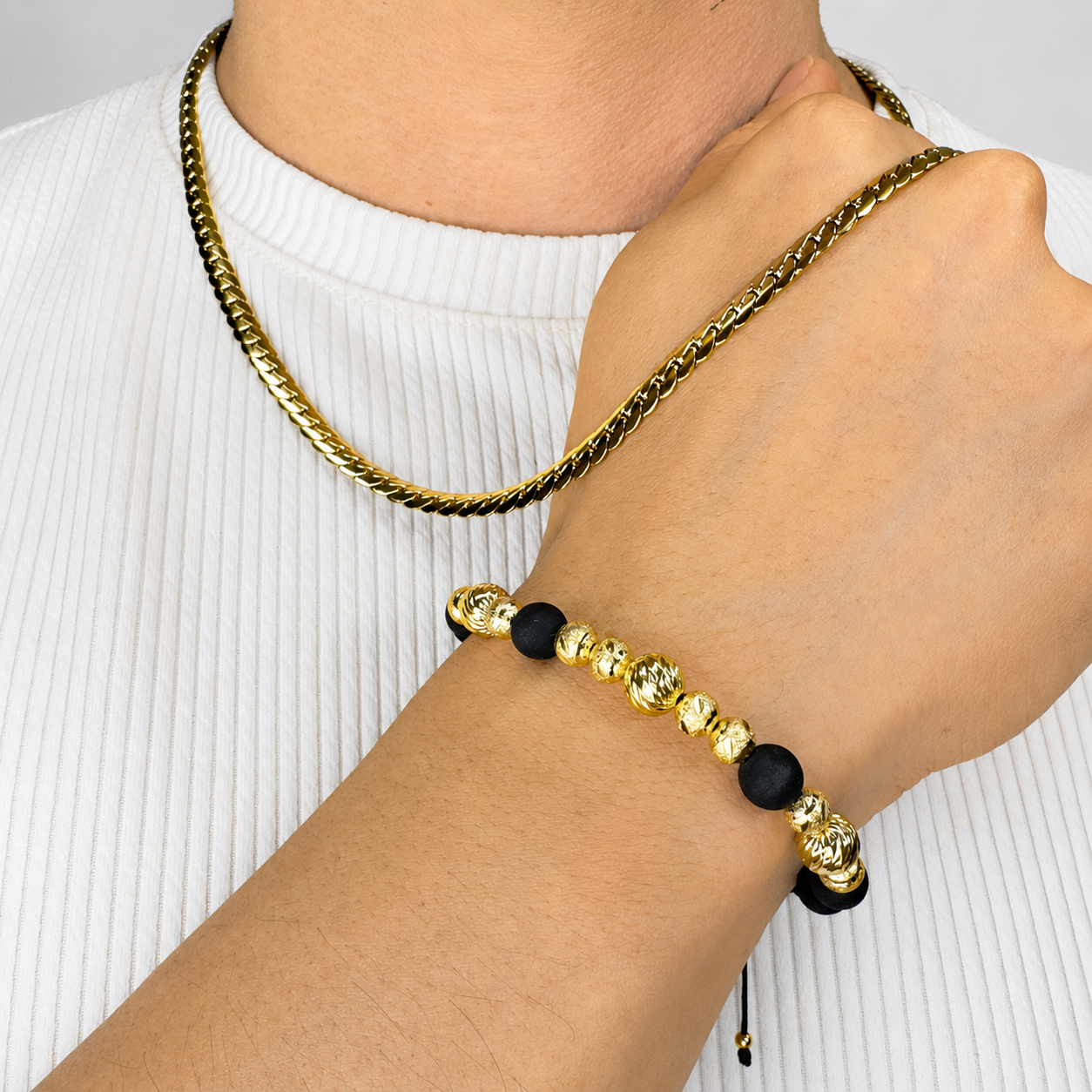 Conjunto Aqüe Mukura (Cadena + Manilla) Oro Laminado 18K